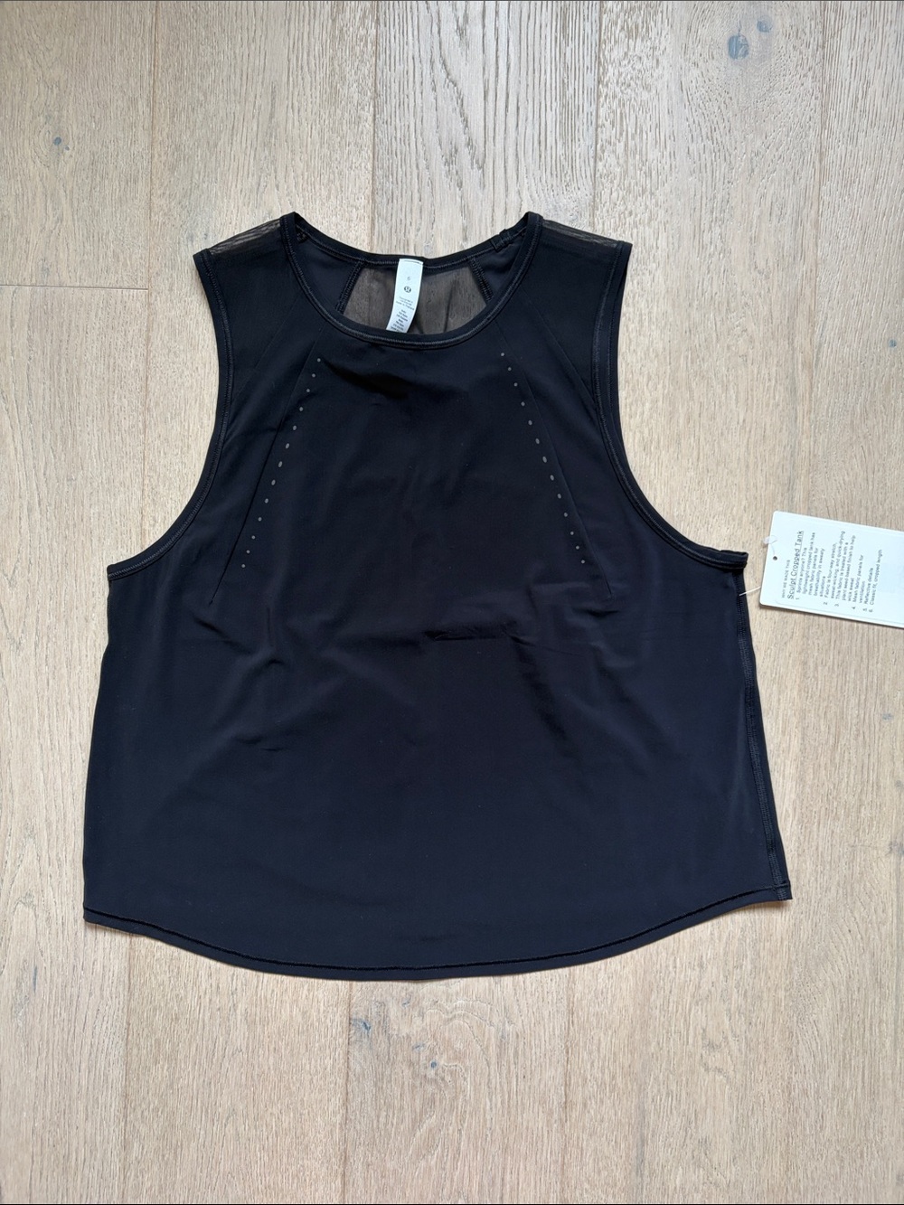 NWT sculpt cropped tank top *pleated size 6 black lululemon